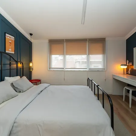 Family 4 Bedrooms House Stylish & New Holiday home