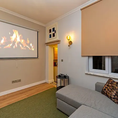 Family 4 Bedrooms House Stylish & New *