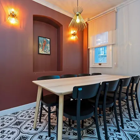 Family 4 Bedrooms House Stylish & New
